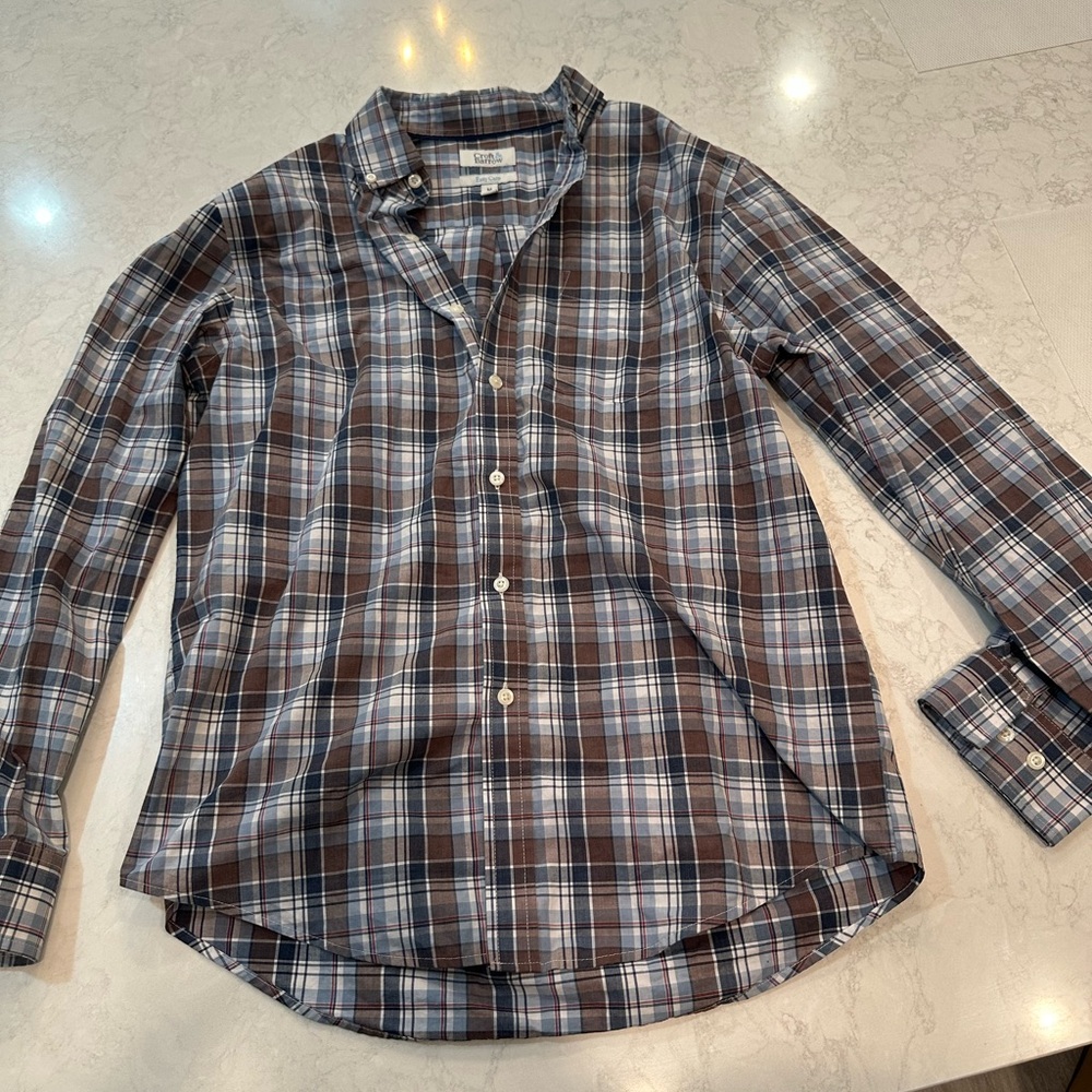 Croft & Barrow button up size medium